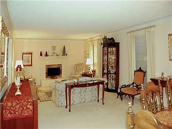 4th image of 10238 Cedarbrooke Ln