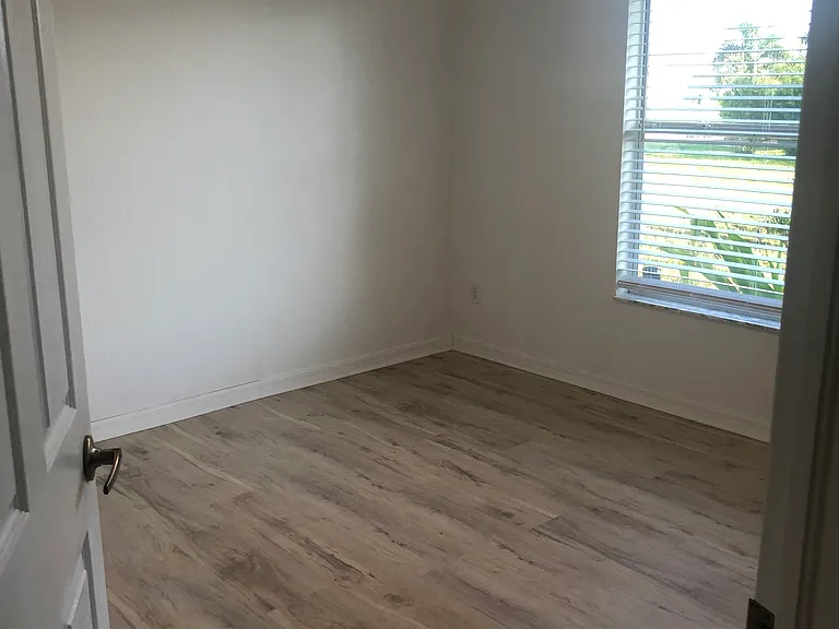 1100 NW Juanita Pl — Photo 14