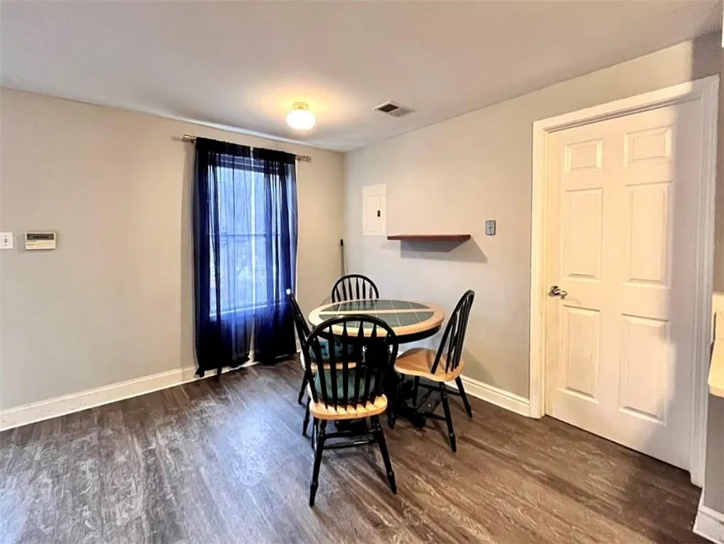 2 bed, 1016 sqft, $1,600 — Photo 3