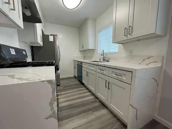 3rd image of 139 N Belmont St #F