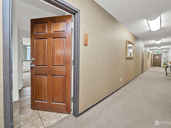 3rd image of 1910 Evergreen Park Dr SW APT 305
