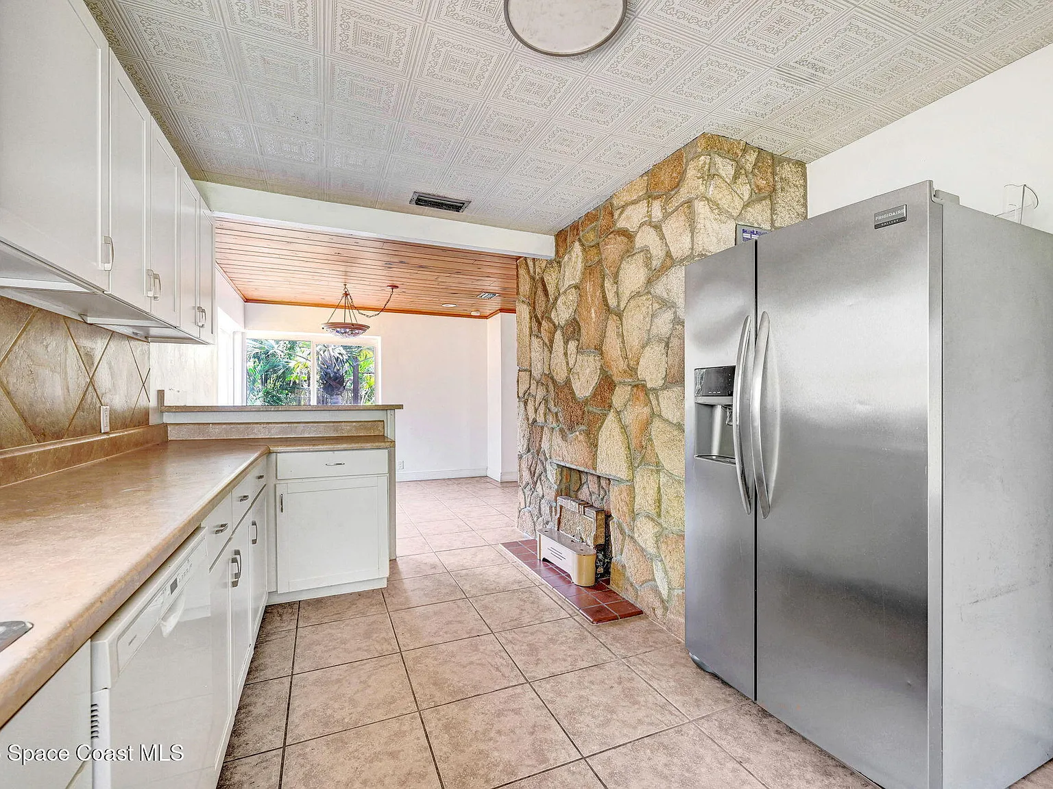 100 Tampa Avenue - 1 — Photo 4