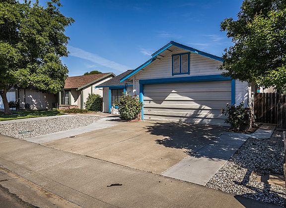 2nd image of 1447 Edwards Cir