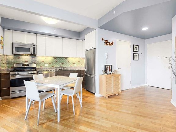 2nd image of 230 Ashland Pl APT 5B
