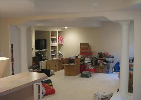 7640 Lonergan Ct — Photo 9