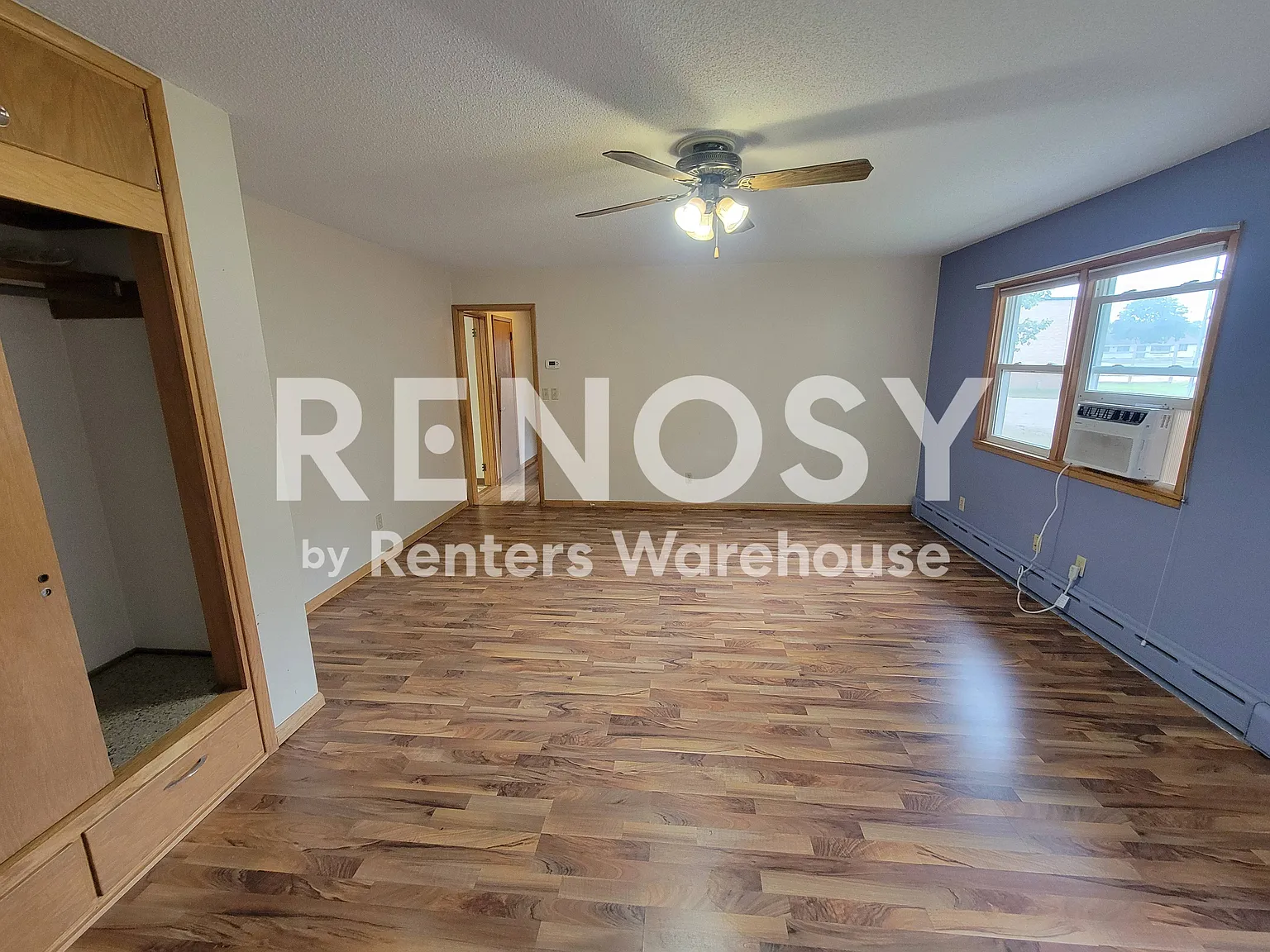 Newly Updated 3 Bedroom 1 1/2 Bath Home Available Now — Photo 3