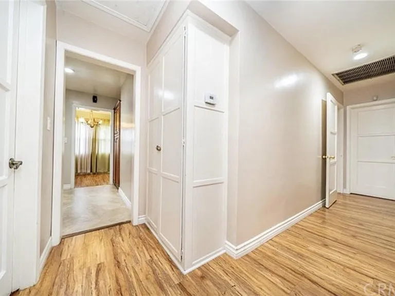 3847 S Redondo Blvd — Photo 20