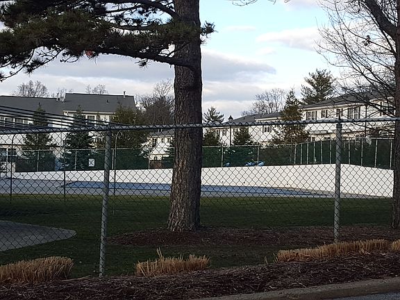2nd image of 103 Somerset Dr #17D