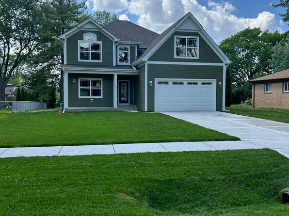 414 White Oak Dr, Roselle, IL 60172