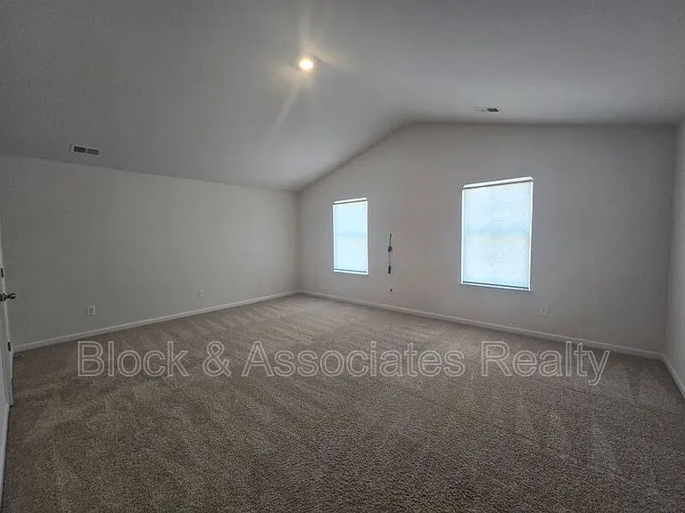 310 Beresford Way — Photo 19