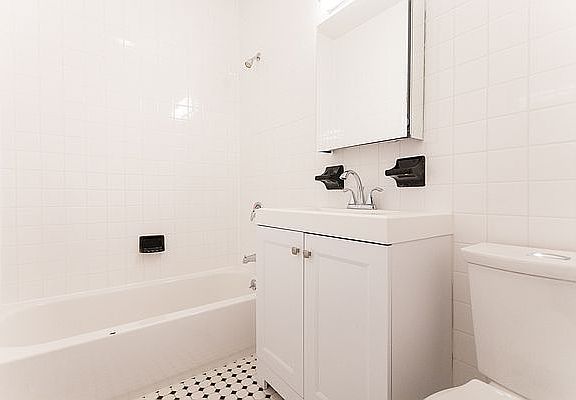 5th image of 1586 1st Ave APT 5D
