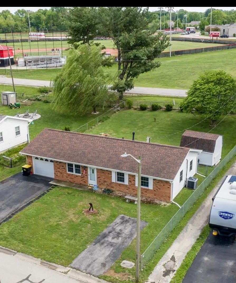 3 bed, 1100 sqft, $1,850 — Photo 3