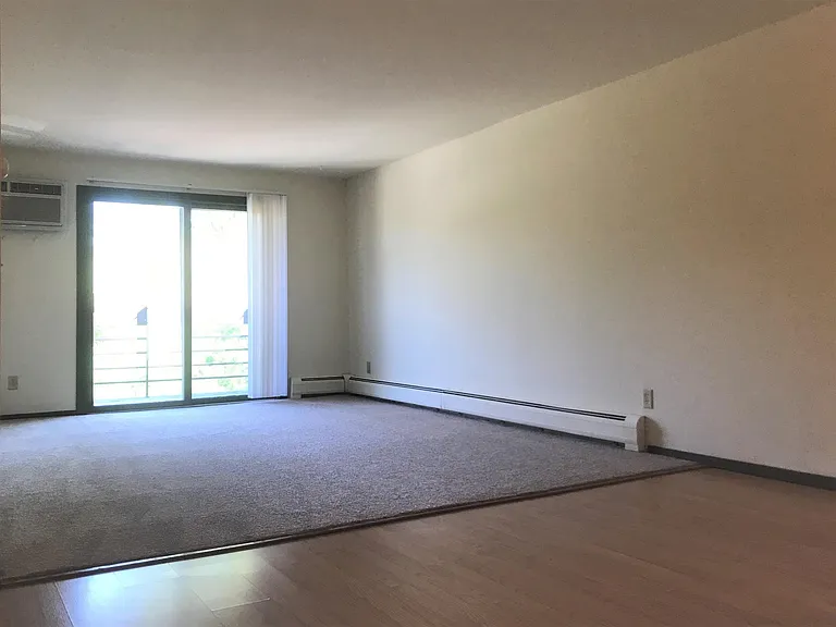 4510 Thurston Ln — Photo 3