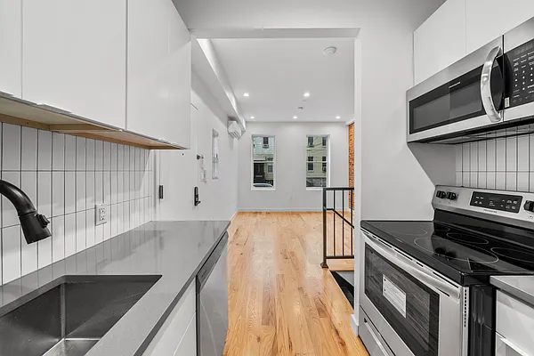 Rented by Charney Real Estate LLC | media 14