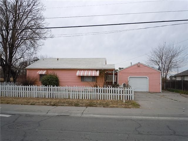 1st image of 4013 Balsam St