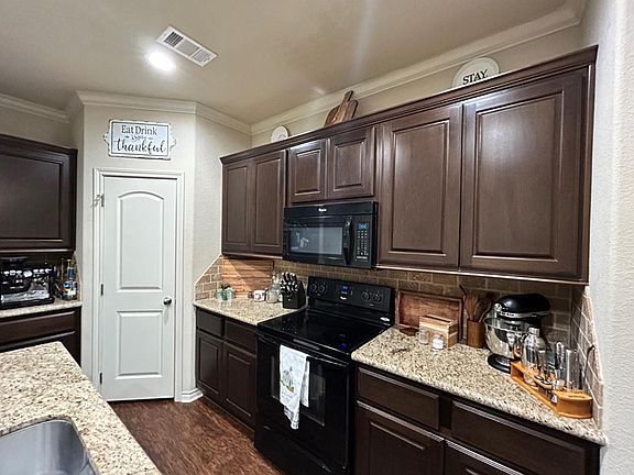 4th image of 98 Forest Dr