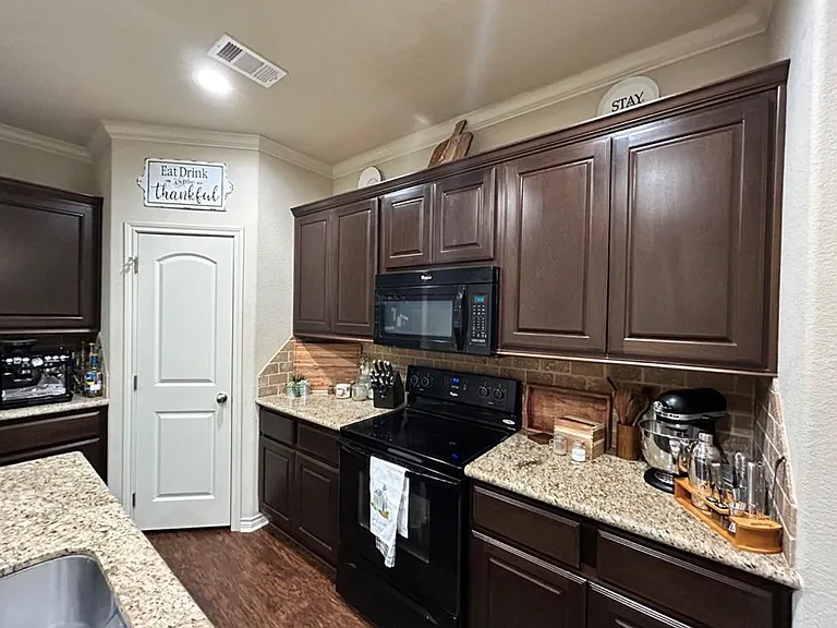 98 Forest Dr — Photo 4