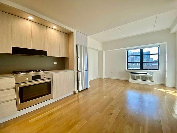 3rd image of 66 Ainslie St Unit 2B