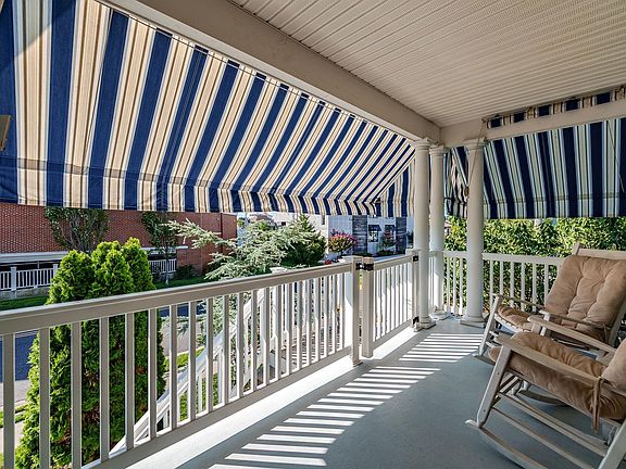 2nd image of 816 Aldrich Rd #1