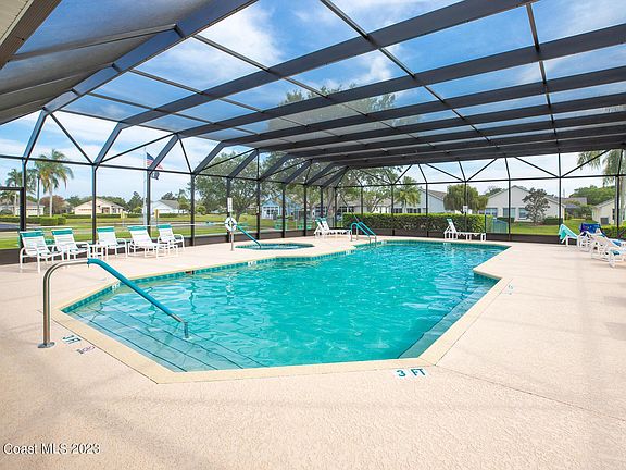 4th image of 684 Naples Ct