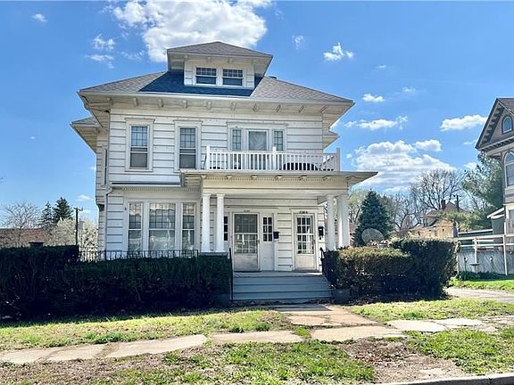 2nd image of 1120 Krug Park Pl
