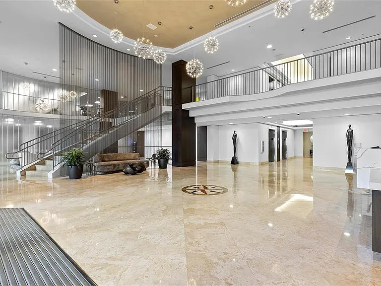 511 SE 5th Ave #615 — Photo 19