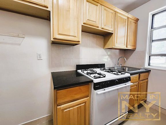 2nd image of 13827 78th Ave #50D