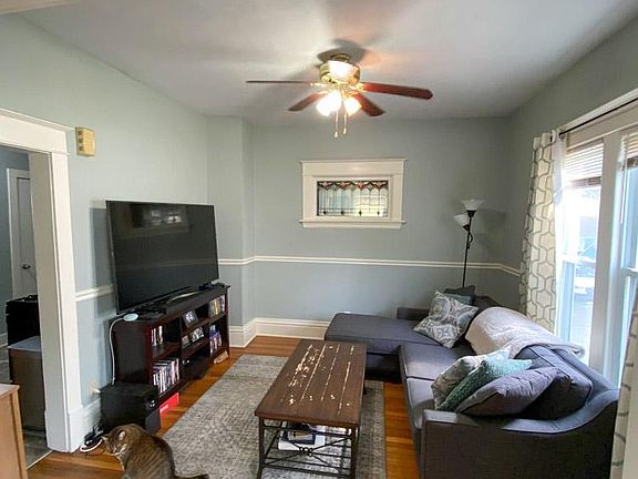 2nd image of 10 Fuller Ave SE
