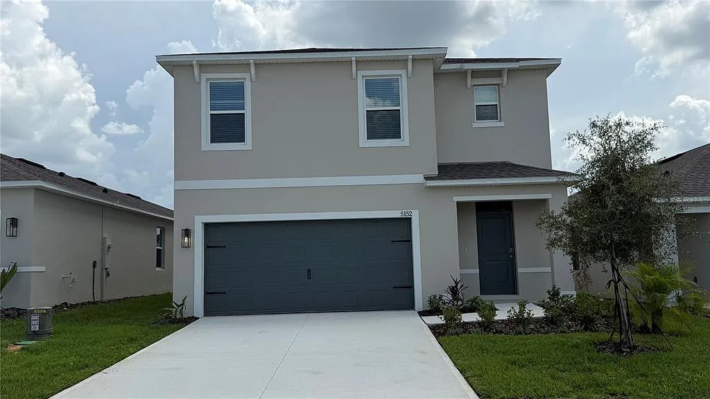 5 bed, 3.0 bath, 2447 sqft, $2,800 — Photo 2