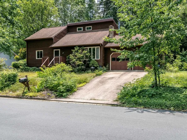 49 Sugarcamp Ln, Stuarts Draft, VA 24477