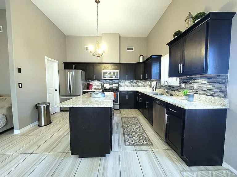 7852 Enchanted View Dr — Photo 8