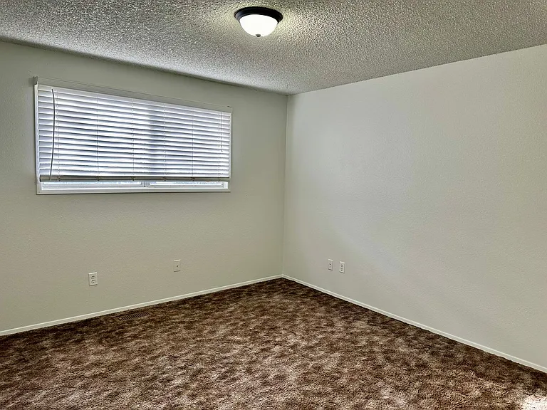 1835 Dawn Ct — Photo 10