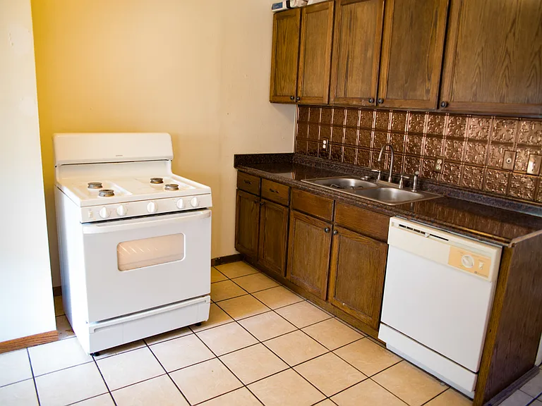 513 8th Ave SE #1 — Photo 3