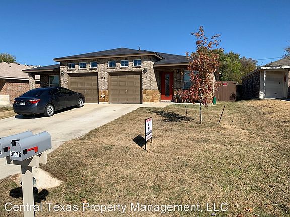 3rd image of 907 Rosewood Dr #B