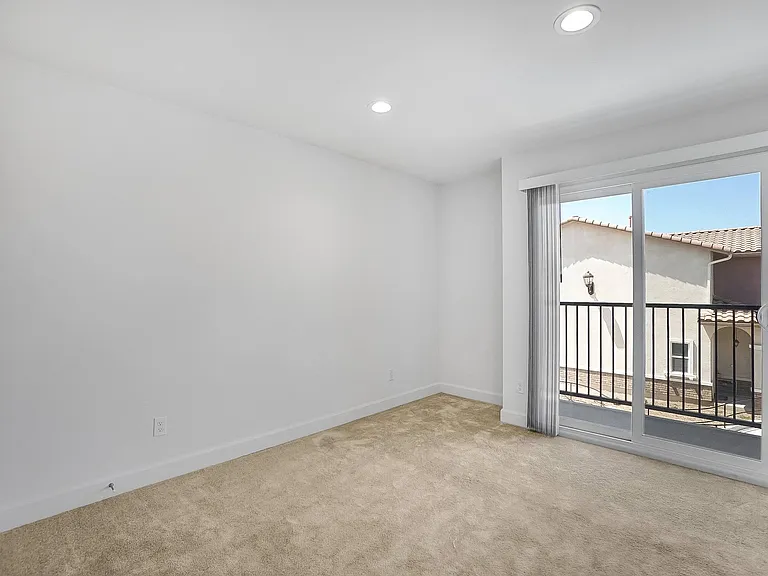 15395 Lotus Cir — Photo 22
