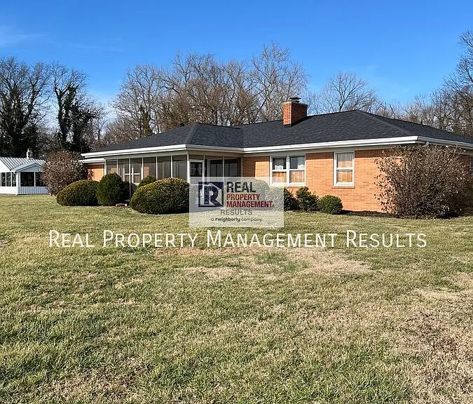 603 W Water St — Photo 18