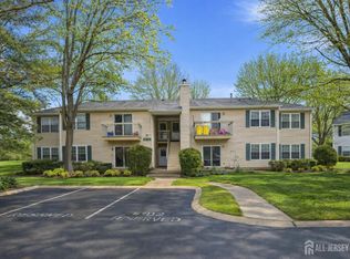 115 Applegate Ln, East Brunswick, NJ 08816