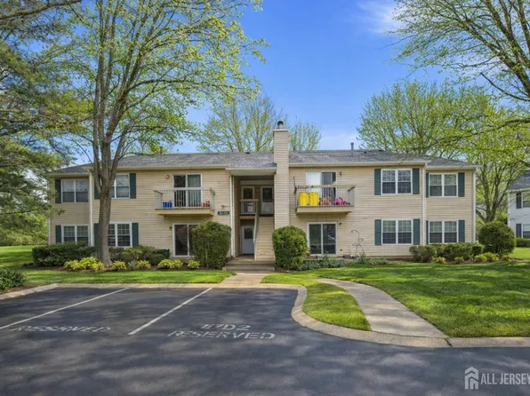 115 Applegate Ln, East Brunswick, NJ 08816