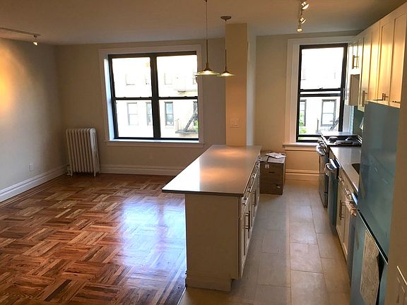 2nd image of 56 Bennett Ave APT 3C