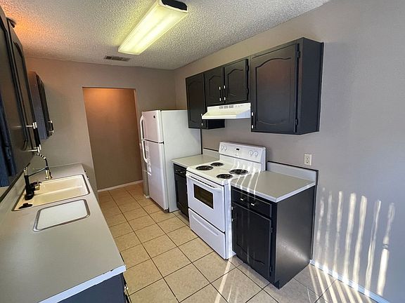 5th image of 3605 Trotwood Trl