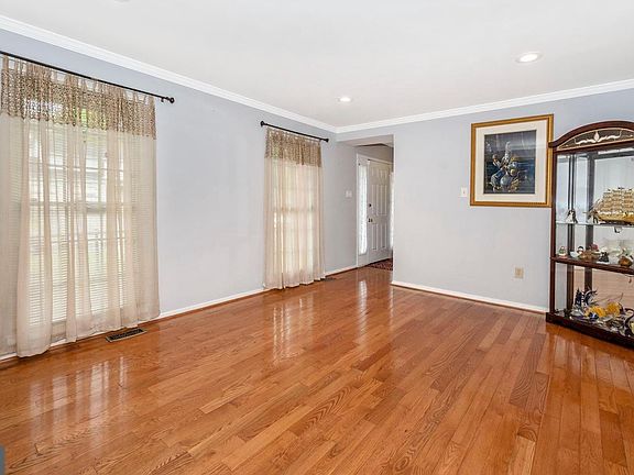 4th image of 18714 Capella Ln