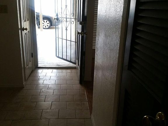 3rd image of 3815 Olympic Ave
