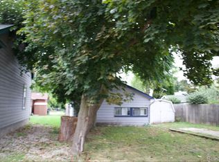 2960 Glenbroke St, Keego Harbor, MI 48320