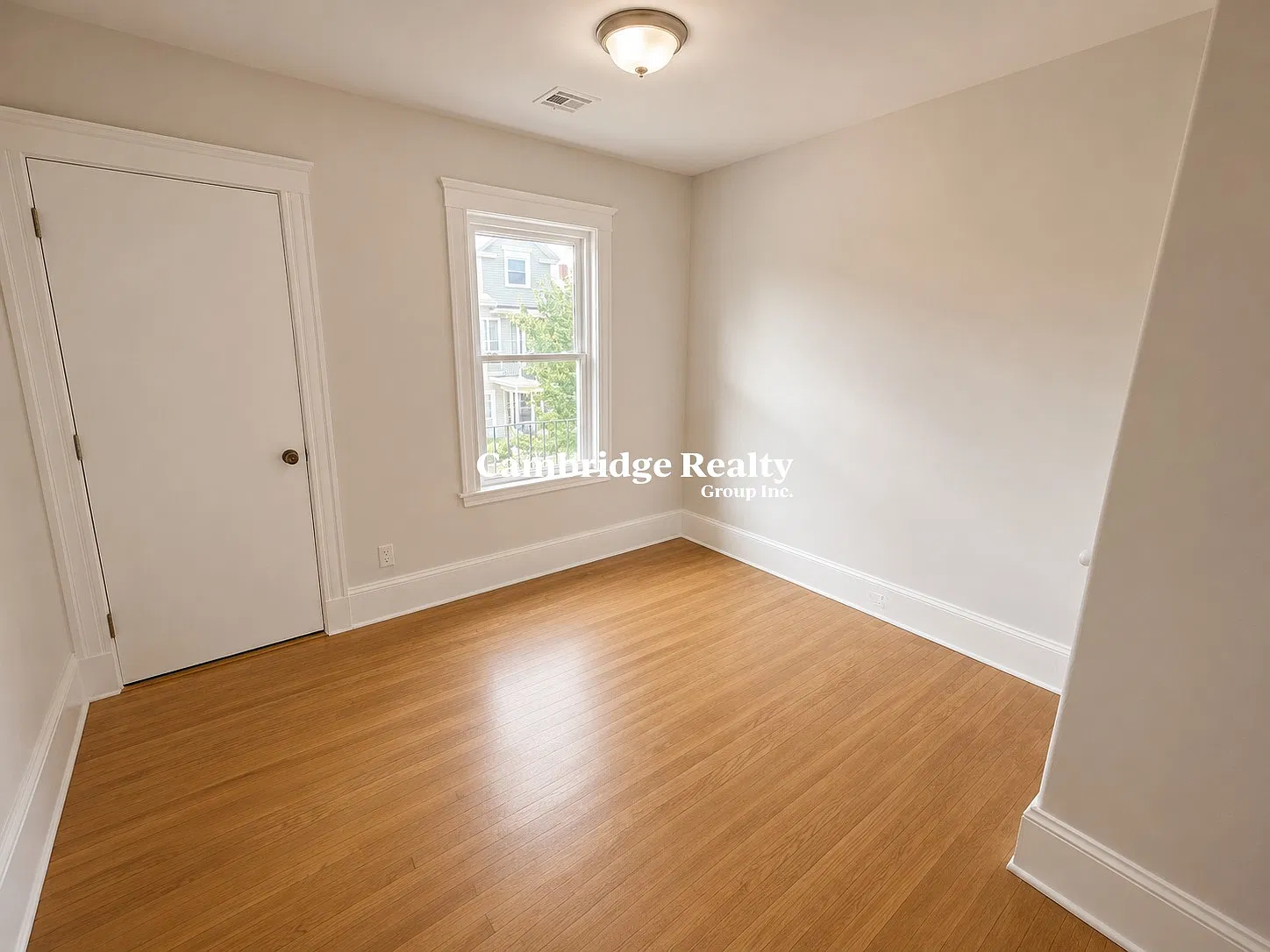 6 bed, 2.0 bath, 1600 sqft, $7,995 — Photo 4