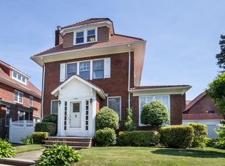 69-47 Exeter St, Forest Hills, NY 11375