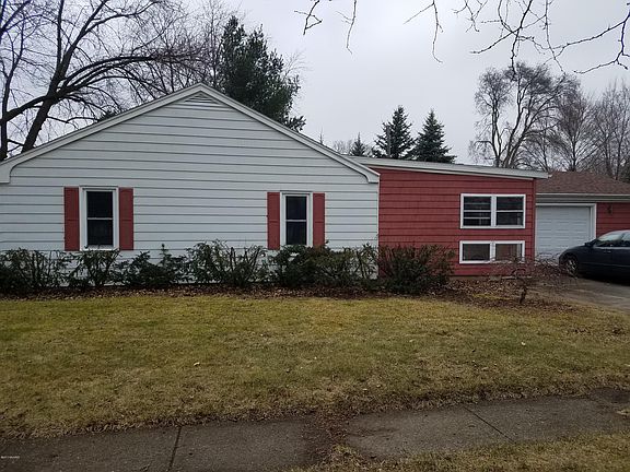 2nd image of 411 E Heath Ave