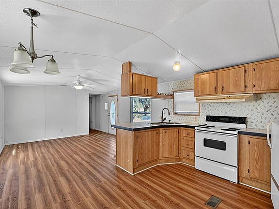 5th image of 7405 Bonnie Lake Rd