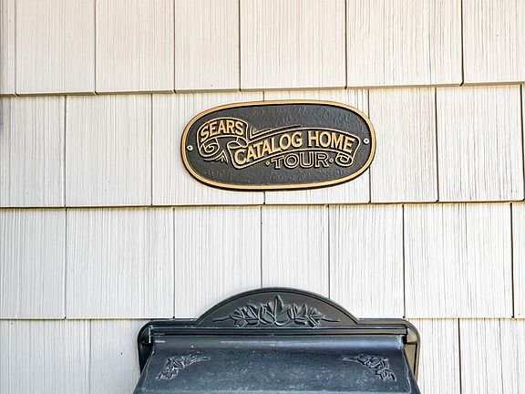 3rd image of 4832 Wallbank Ave