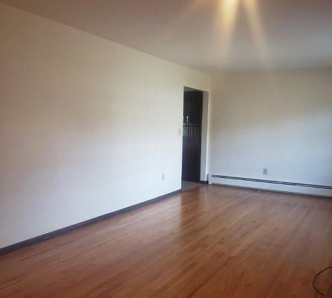 5th image of 414 Overton St