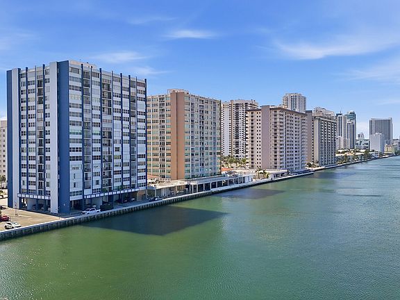 4th image of 1400 S Ocean Drive #303